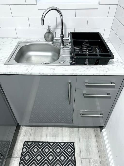 Modern Studio Near Nec With Free Parking - Prime Location Sheldon  외부 사진