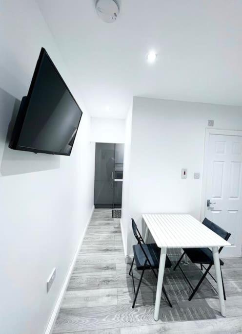 Modern Studio Near Nec With Free Parking - Prime Location Sheldon  외부 사진